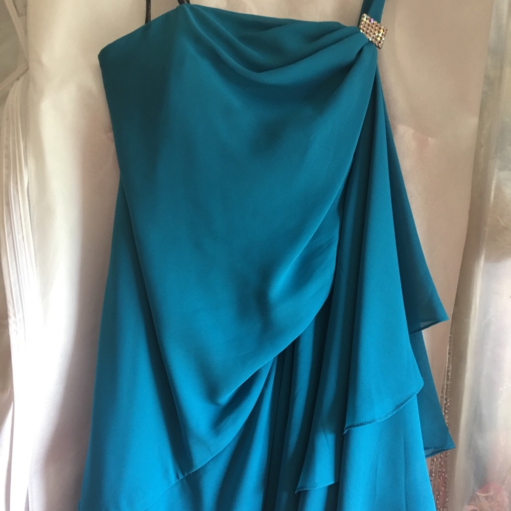 One shoulder asymmetrical cocktail dress